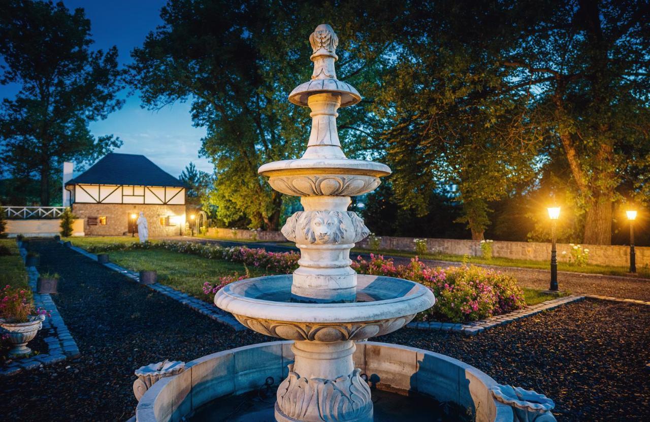 Chateau Rychvald Hotel Luaran gambar